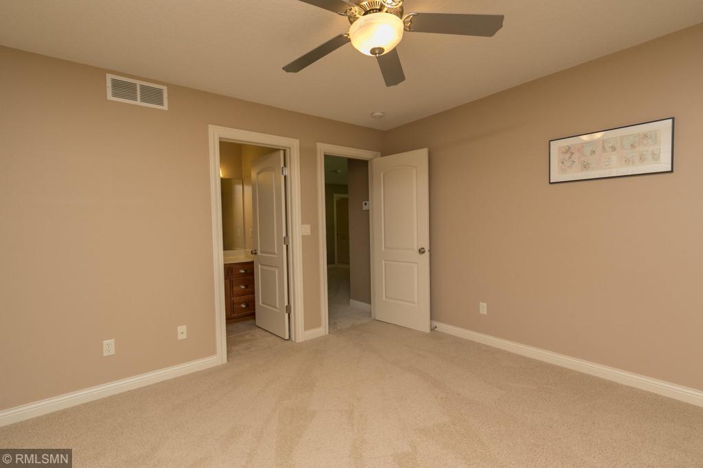 1027 Wicklow Lane Southwest Rochester, MN 55902 - Photo 32 of 51