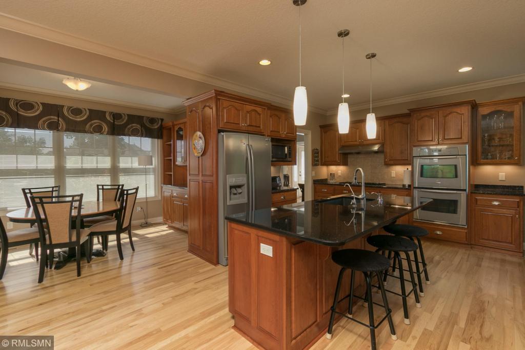 1027 Wicklow Lane Southwest Rochester, MN 55902 - Photo 8 of 51