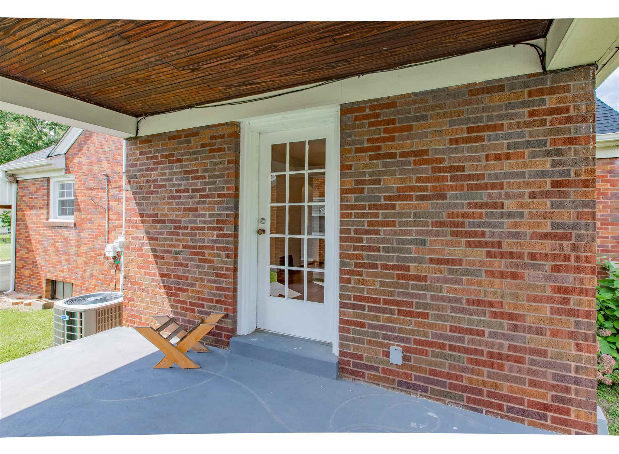2115 Vogel Road Evansville, IN 47711 - Photo 9 of 35 Gallery Image 9