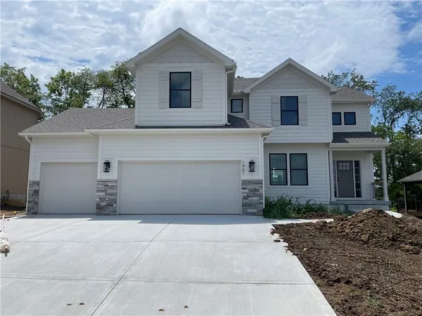 $579,950 | 1961 Longview Drive, Liberty, MO 64068