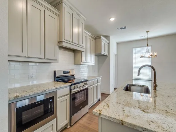 $2,500 | 2704 Donella Drive, Denton, TX 76207