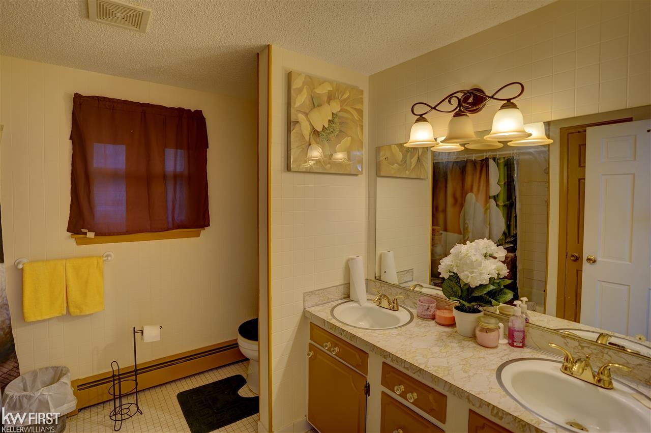 3308 Old Farm Road Flint, MI 48507 - Photo 39 of 47 50026228-38.JPG