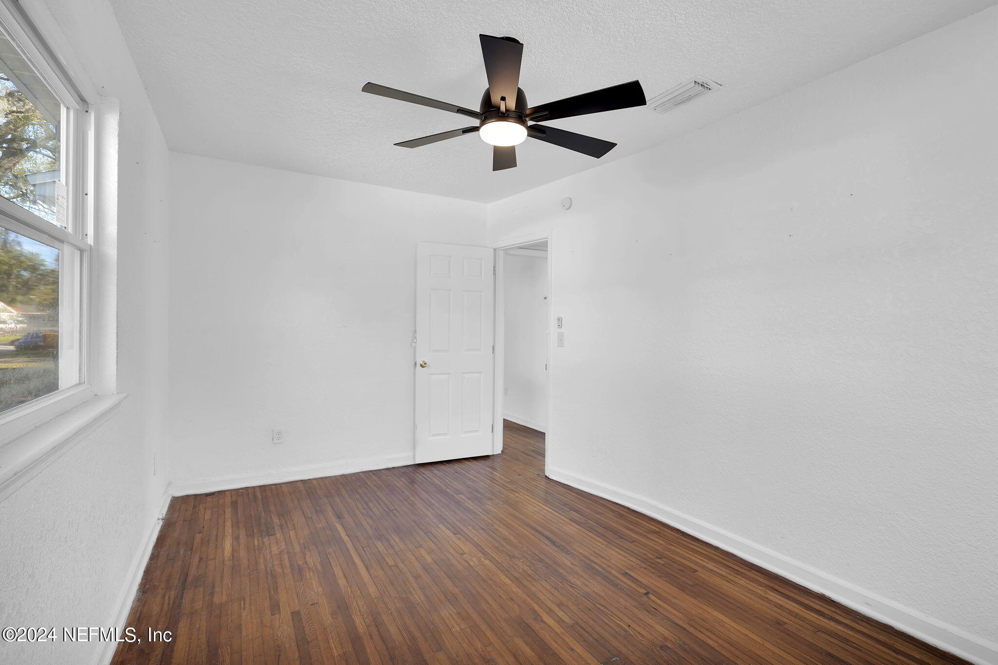 3378 Sheridan Road Jacksonville, FL 32207 - Photo 15 of 20 21-web-or-mls-3378 Sheridan Rd_021