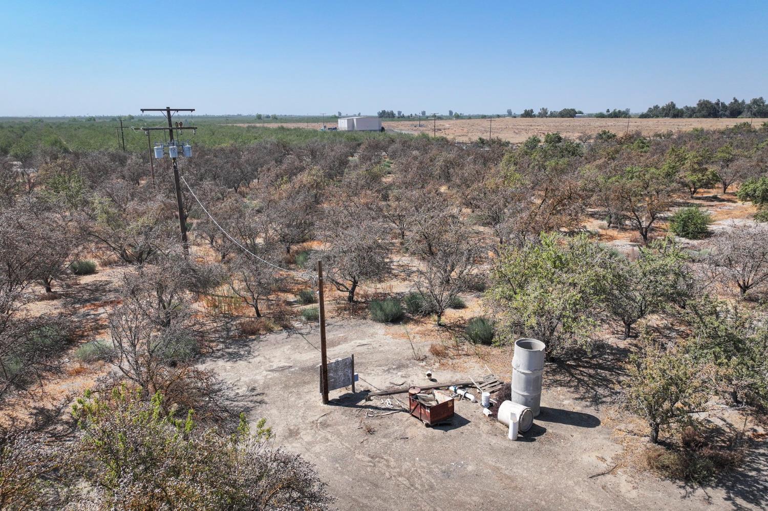 0 Ave 72 Pixley, CA 93256 - Photo 4 of 6 a view of a city
