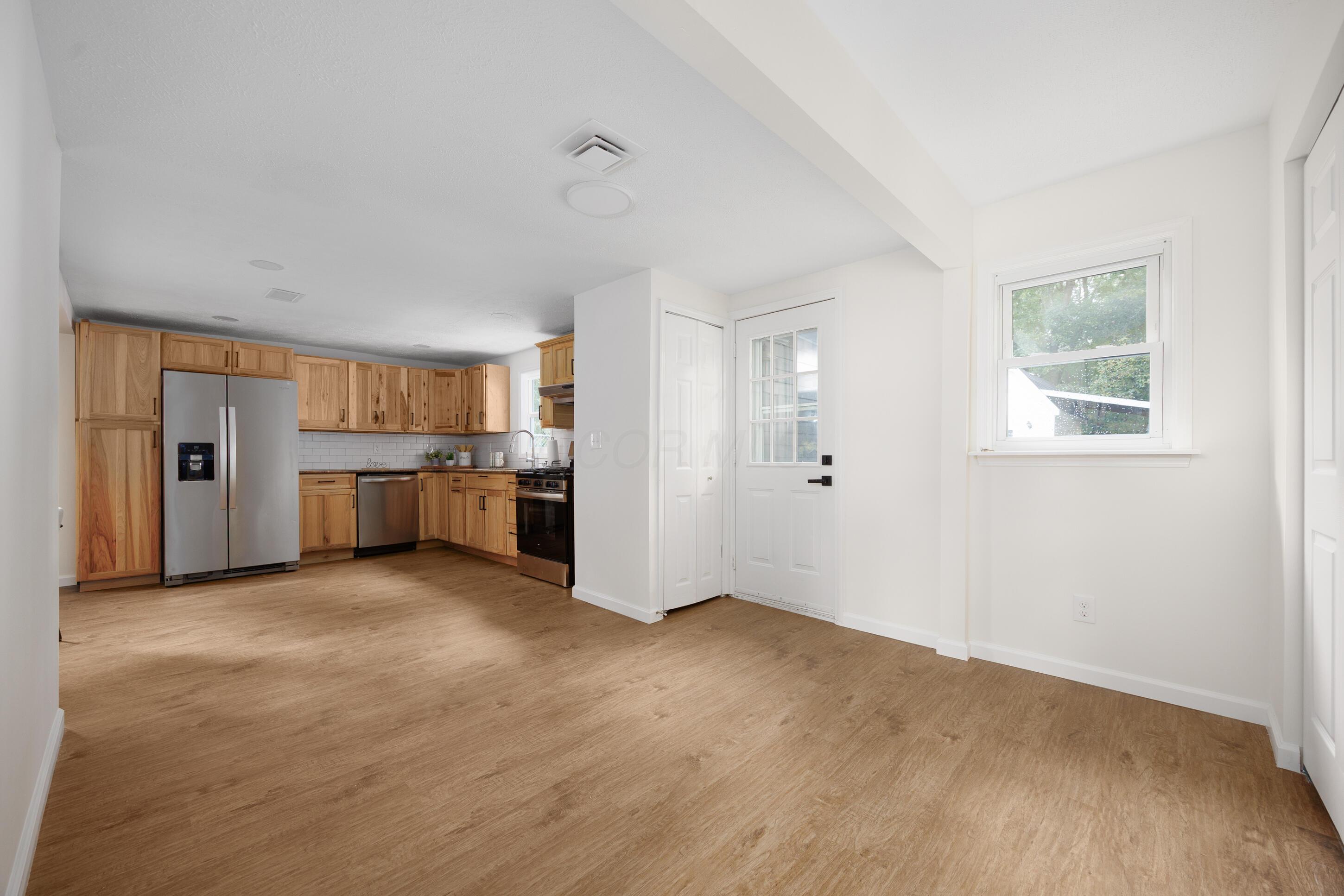 2045 Whitehead Road Columbus, OH 43223 - Photo 13 of 55 2045 Whitehead rd_13