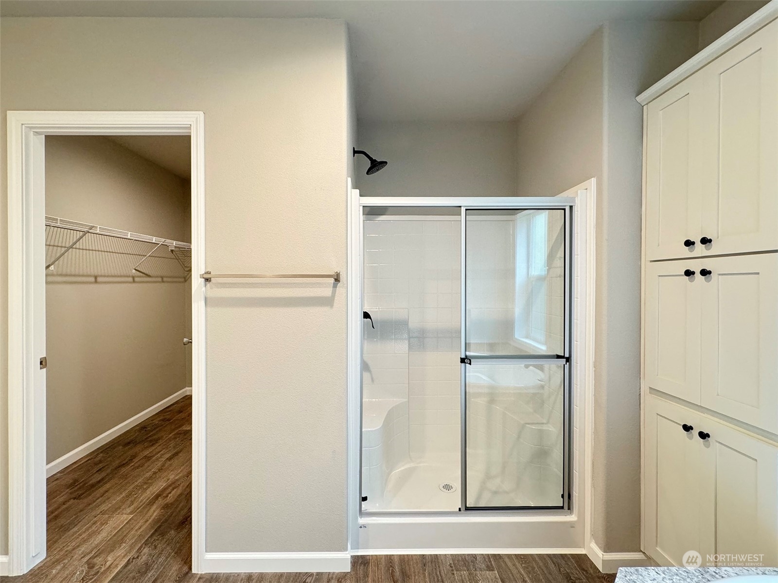 180 Madrona Way Sequim, WA 98382 - Photo 28 of 35 a view of bathroom with a shower