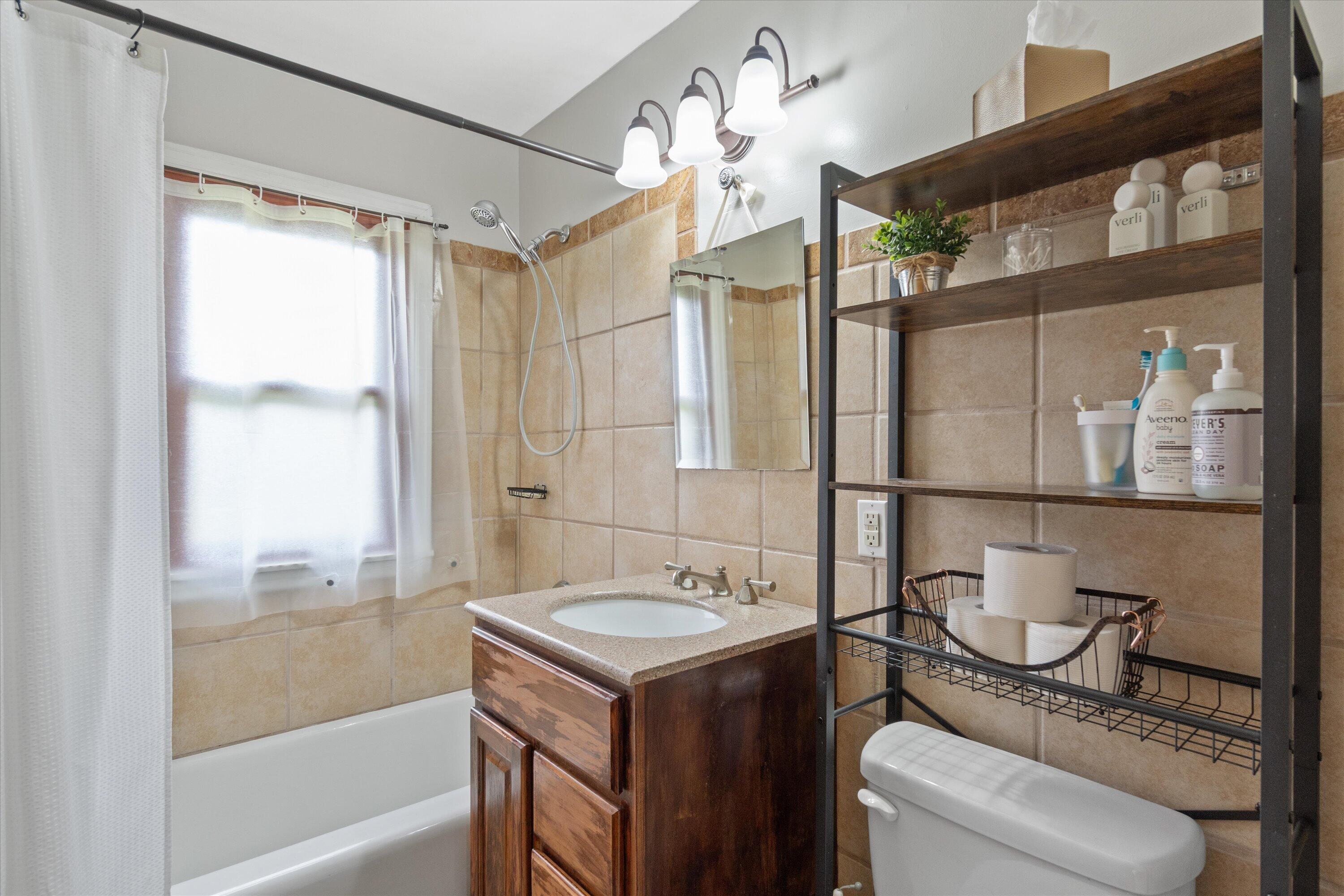 4342 Glenway Street Wauwatosa, WI 53222 - Photo 20 of 27 Bathroom