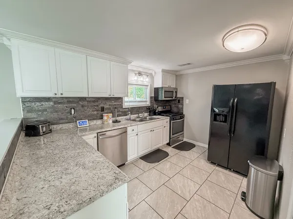 $2,000 | 4901 Elm Street, Seabrook, TX 77586