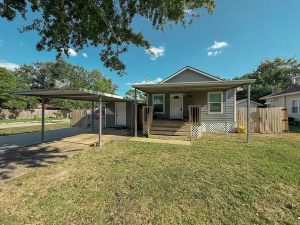 $2,000 | 4901 Elm Street, Seabrook, TX 77586