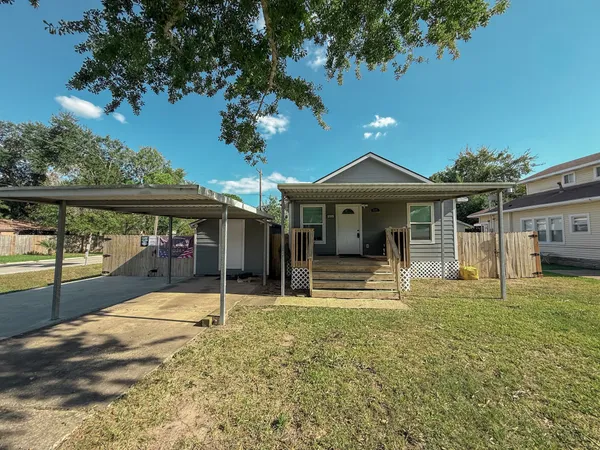 $2,000 | 4901 Elm Street, Seabrook, TX 77586