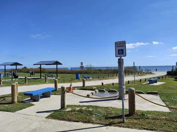 $2,000 | 4901 Elm Street, Seabrook, TX 77586