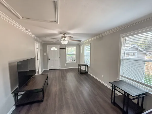 $2,000 | 4901 Elm Street, Seabrook, TX 77586