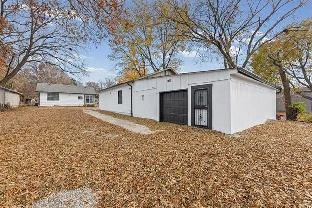 $299,000 | 13120 4 Street, Grandview, MO 64030