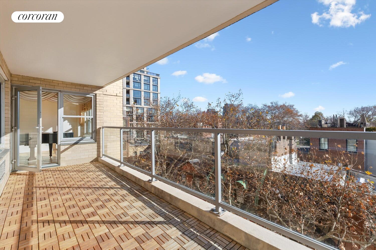 535 East 86th Street, Unit 6F Manhattan, NY 10028 - Photo 4 of 22 a view of a balcony