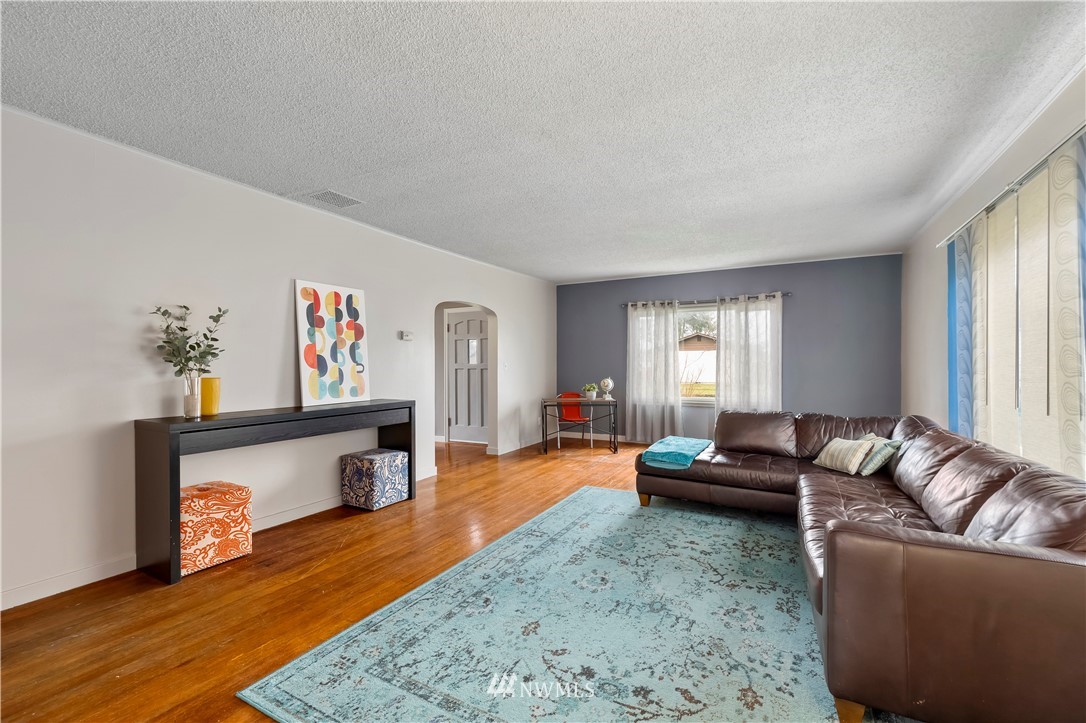 1104 3rd Street Cosmopolis, WA 98537 - Photo 3 of 34 Gallery Image 3