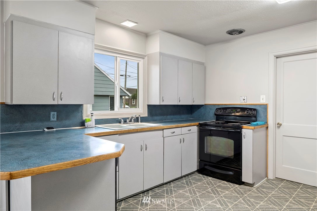 1104 3rd Street Cosmopolis, WA 98537 - Photo 10 of 34 Gallery Image 10