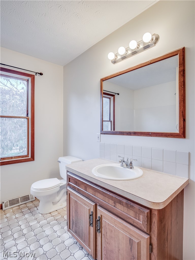 2660 Graybill Road Uniontown, OH 44685 - Photo 25 of 31 Gallery Image 25