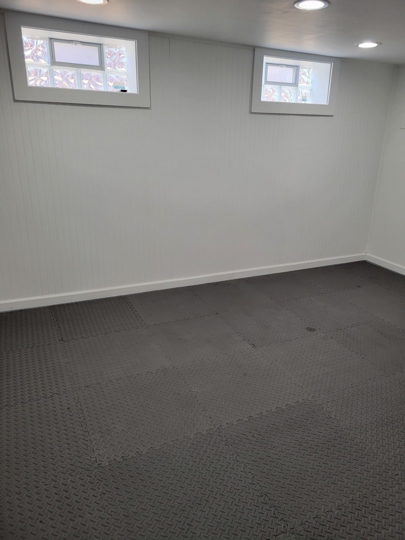 7013 Roberts Road Bridgeview, IL 60455 - Photo 19 of 22 Gallery Image 19