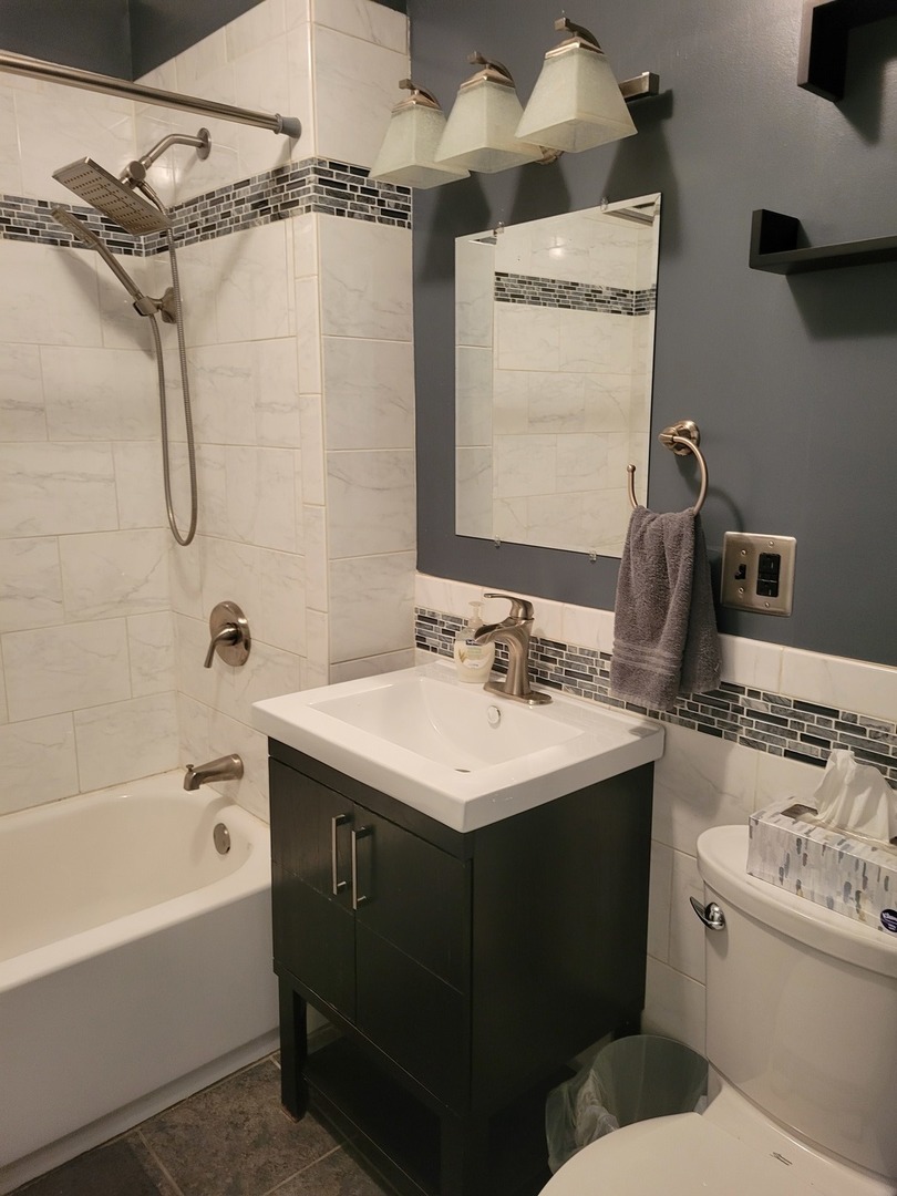 7013 Roberts Road Bridgeview, IL 60455 - Photo 8 of 22 Gallery Image 8