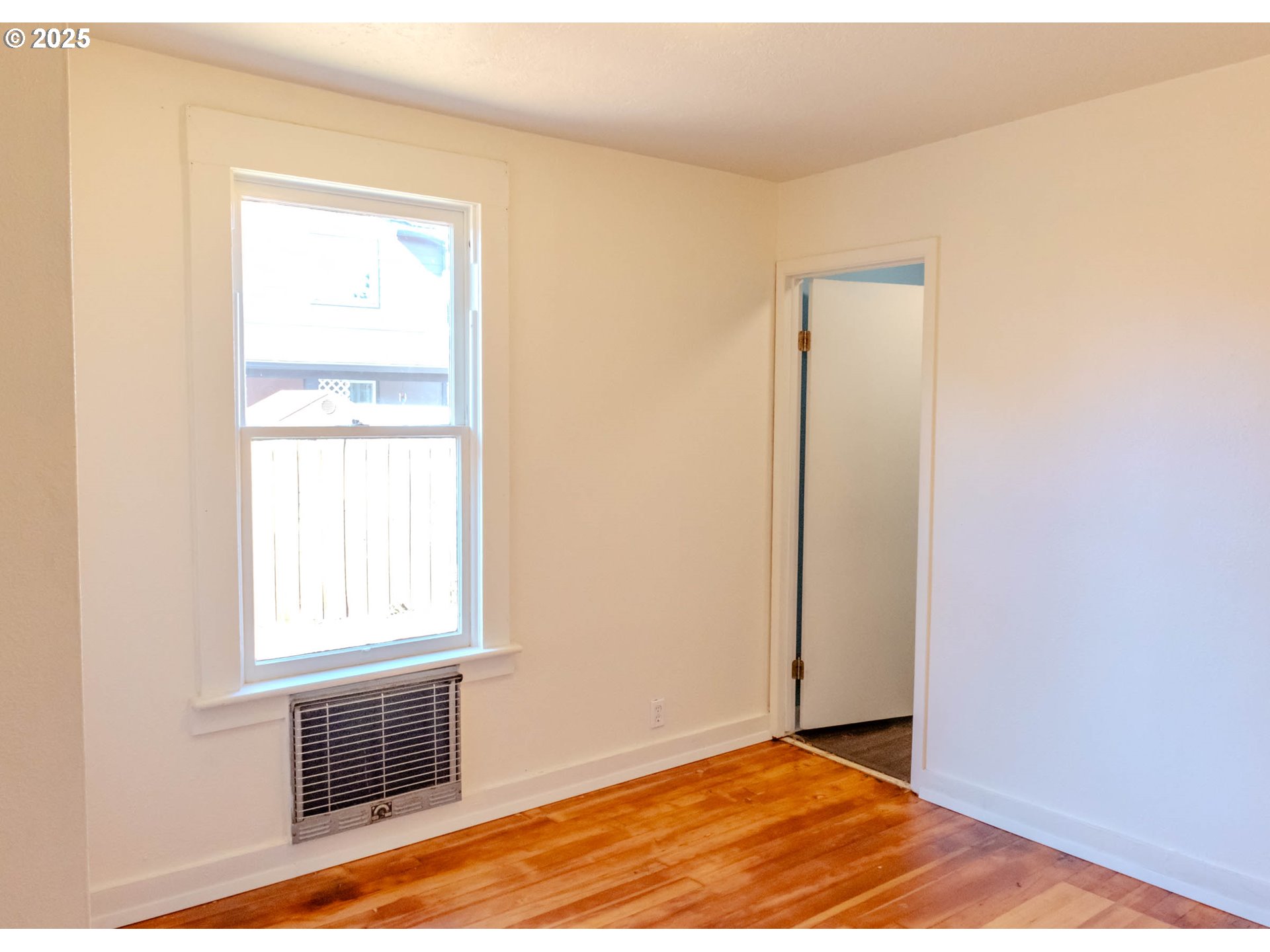 8027 Southeast Rhone Street Portland, OR 97206 - Photo 13 of 41