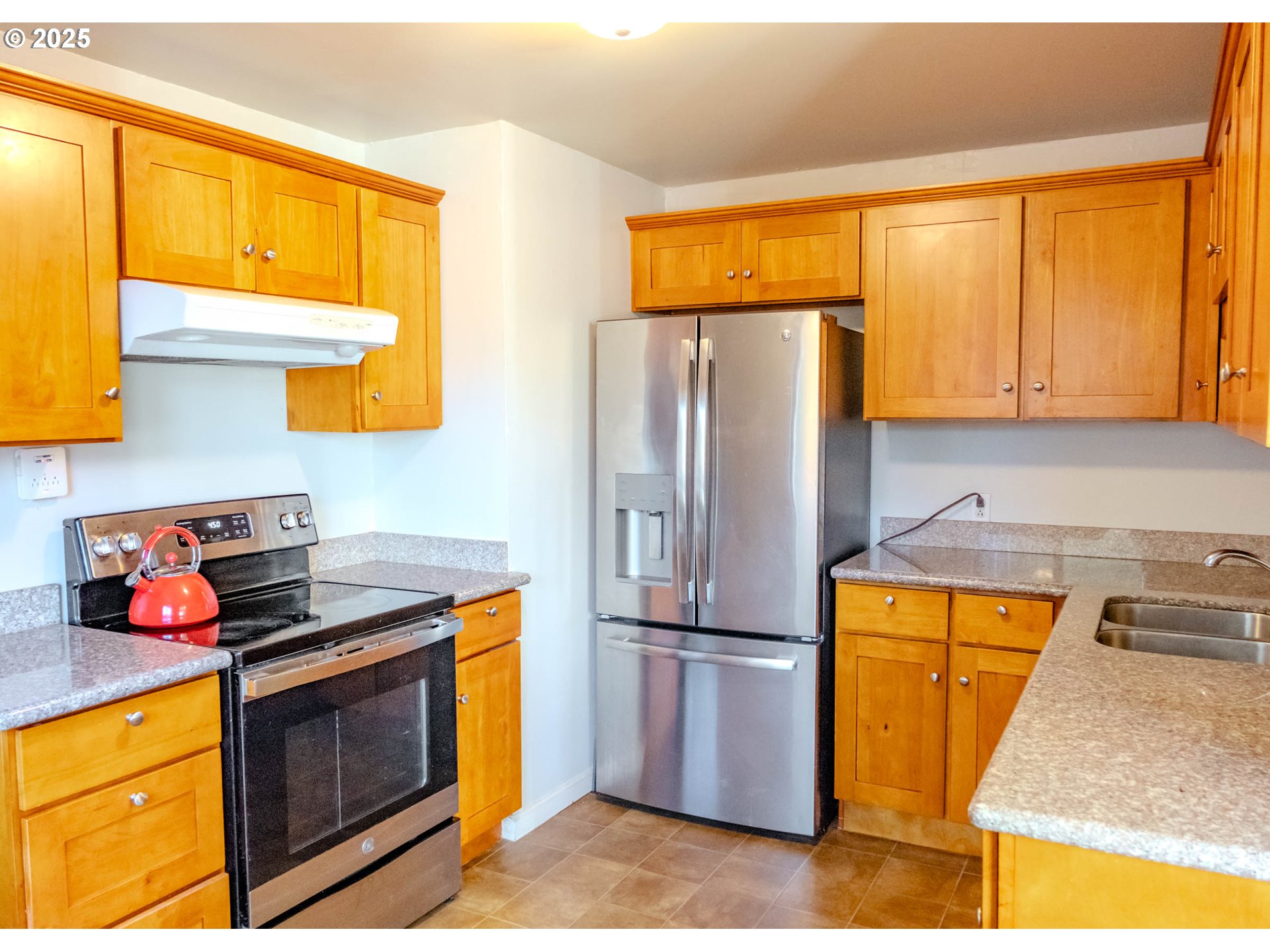 8027 Southeast Rhone Street Portland, OR 97206 - Photo 15 of 41