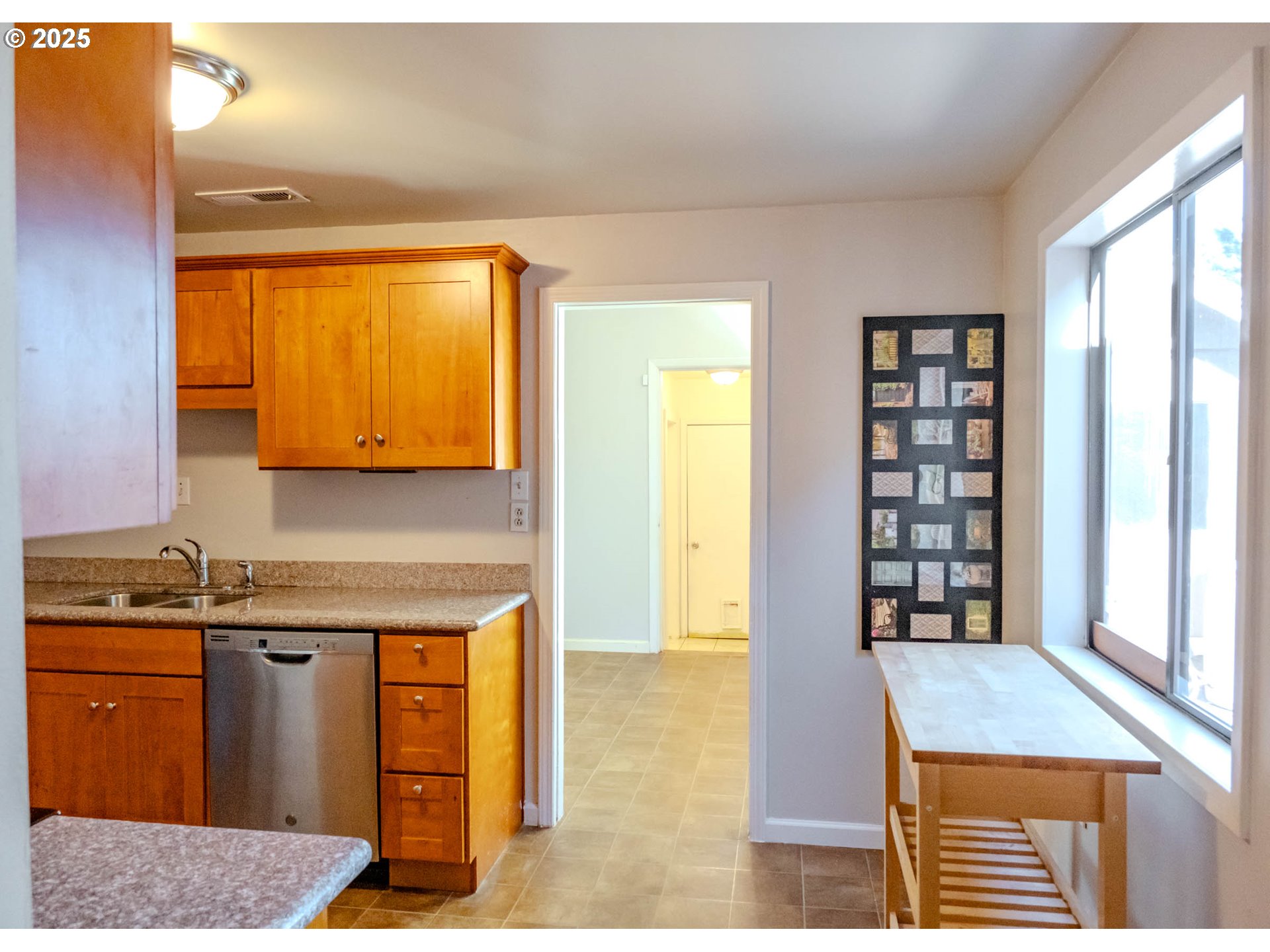 8027 Southeast Rhone Street Portland, OR 97206 - Photo 17 of 41