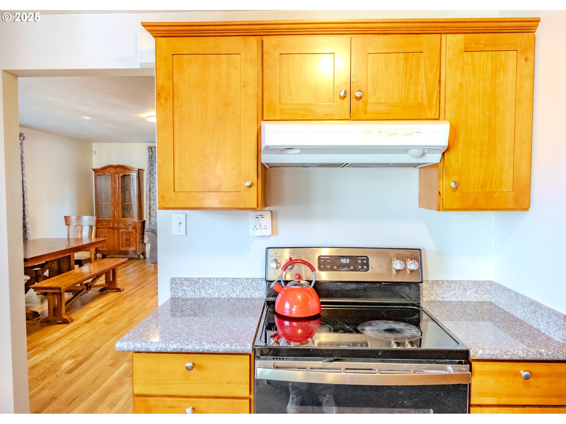 8027 Southeast Rhone Street Portland, OR 97206 - Photo 21 of 41