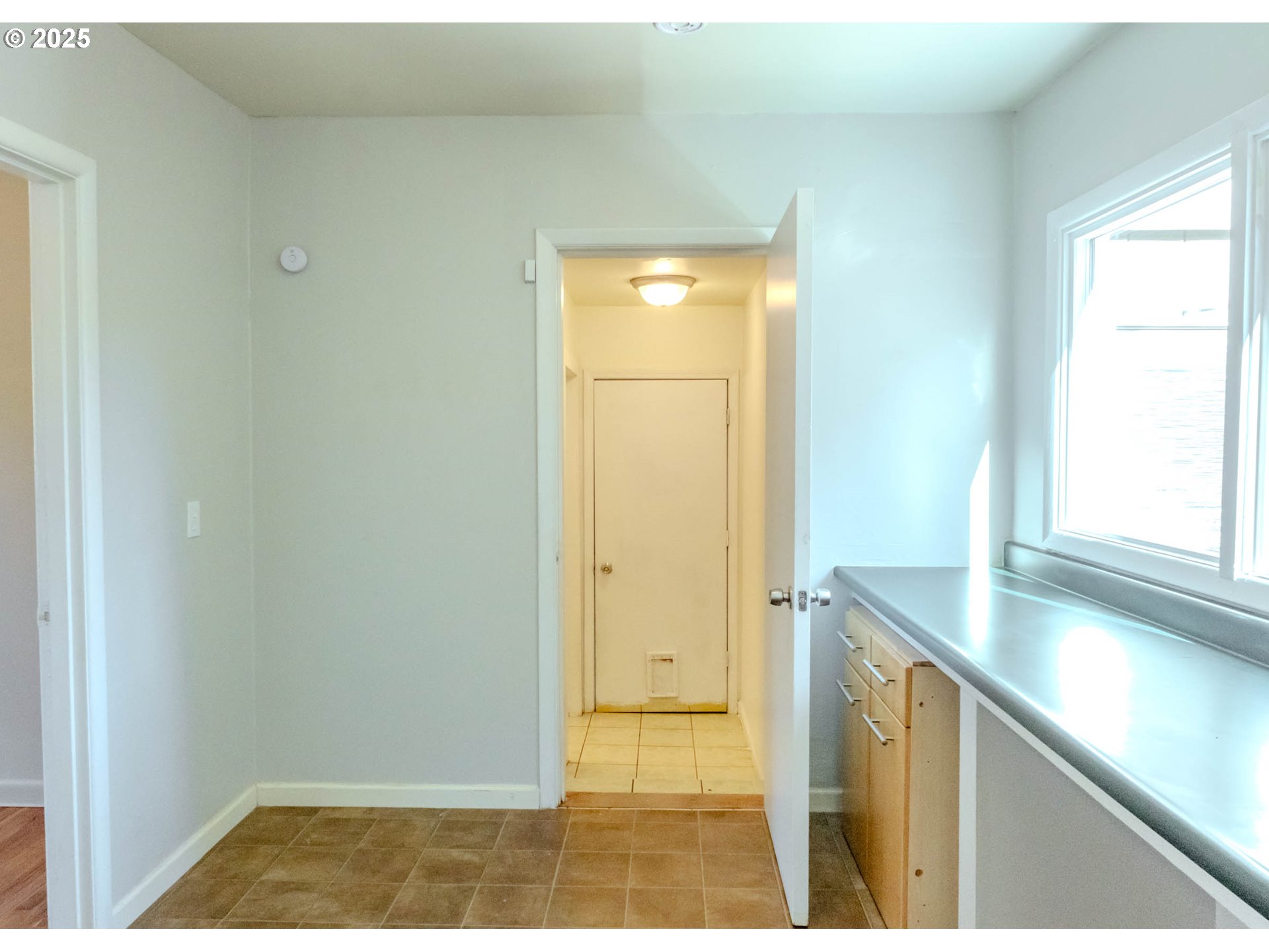 8027 Southeast Rhone Street Portland, OR 97206 - Photo 22 of 41