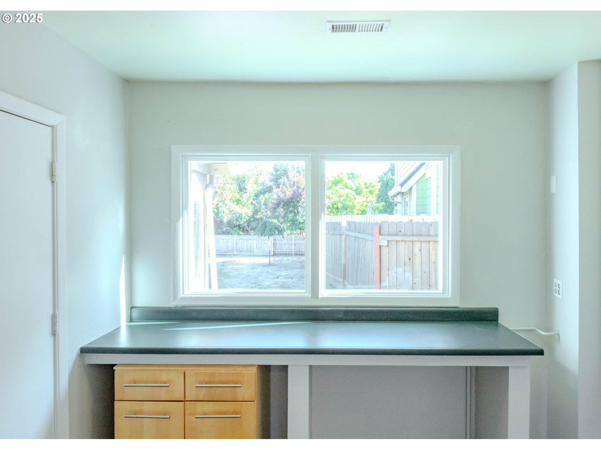 8027 Southeast Rhone Street Portland, OR 97206 - Photo 23 of 41