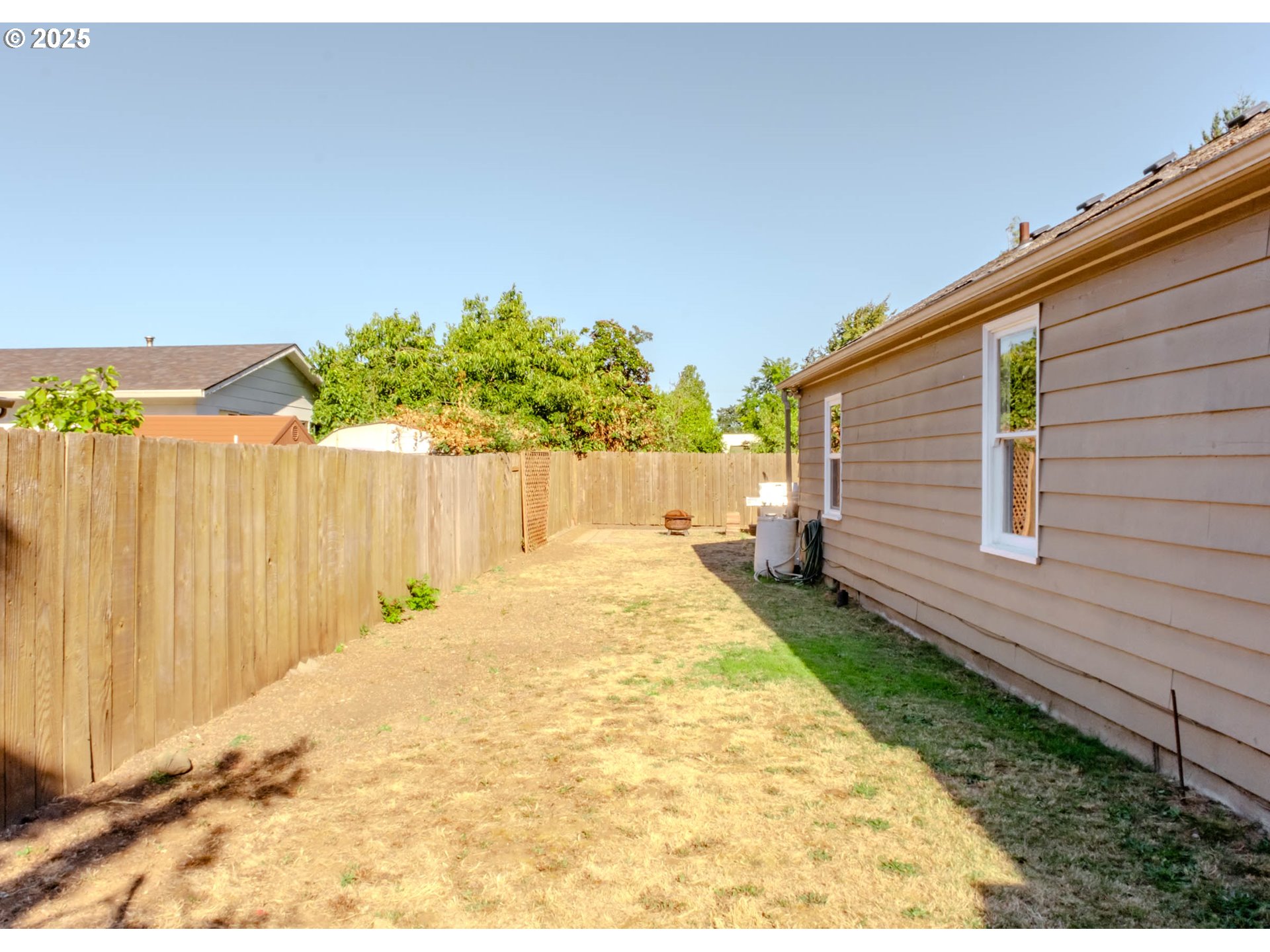 8027 Southeast Rhone Street Portland, OR 97206 - Photo 33 of 41