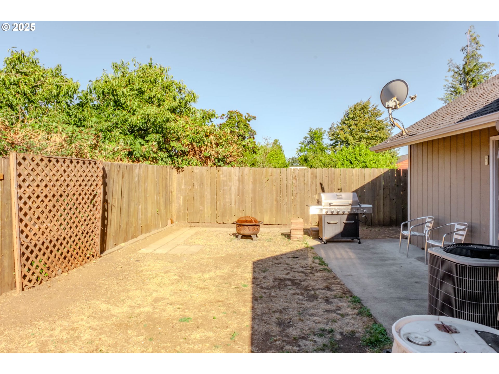 8027 Southeast Rhone Street Portland, OR 97206 - Photo 34 of 41