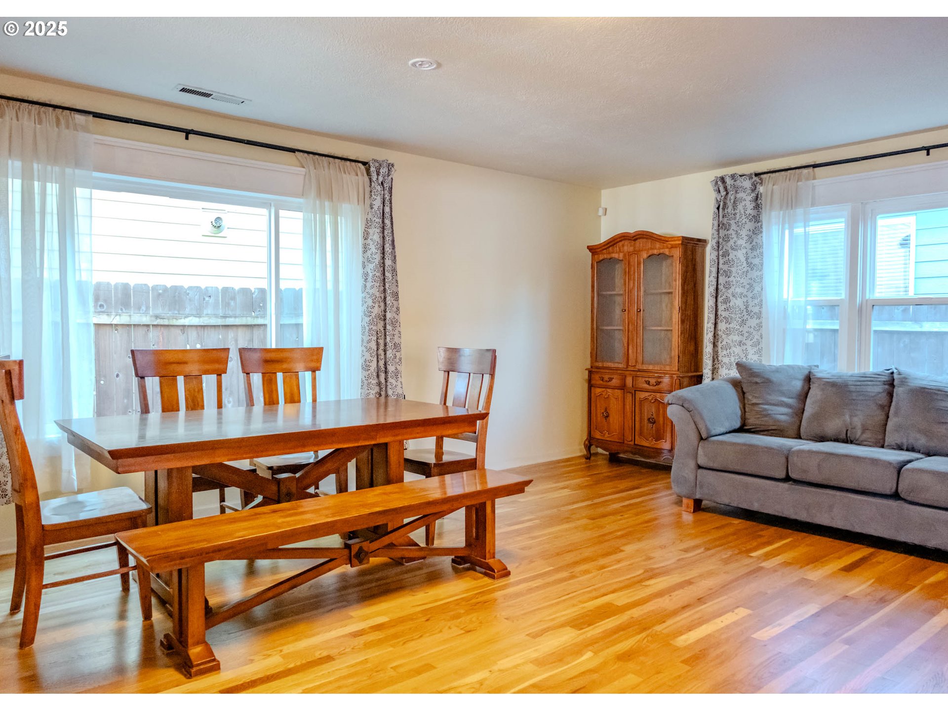 8027 Southeast Rhone Street Portland, OR 97206 - Photo 4 of 41