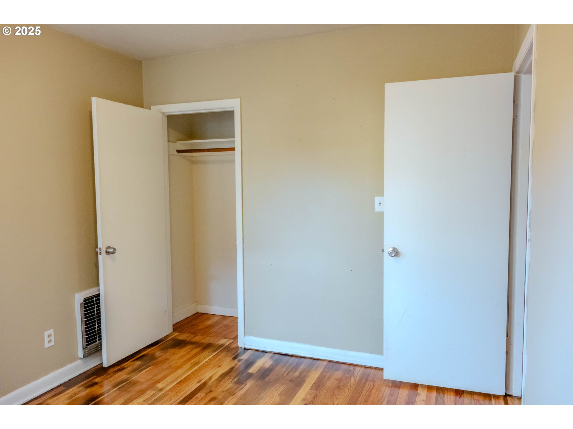 8027 Southeast Rhone Street Portland, OR 97206 - Photo 9 of 41
