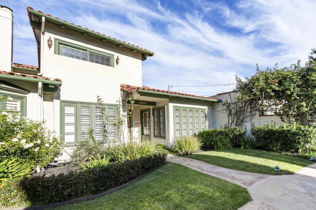 6125 La Flecha, Unit 3 Rancho Santa Fe, CA 92067 - Photo 1 of 1 a front view of a house with garden