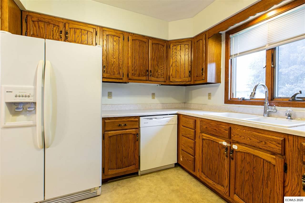 809 Southwest 4th Avenue Cascade, IA 52033 - Photo 12 of 41 Gallery Image 12