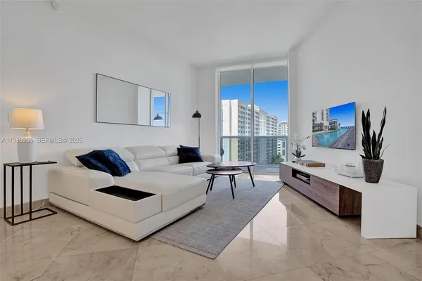 $7,500 | 16001 Collins Avenue, Unit 805, Sunny Isles Beach, FL 33160