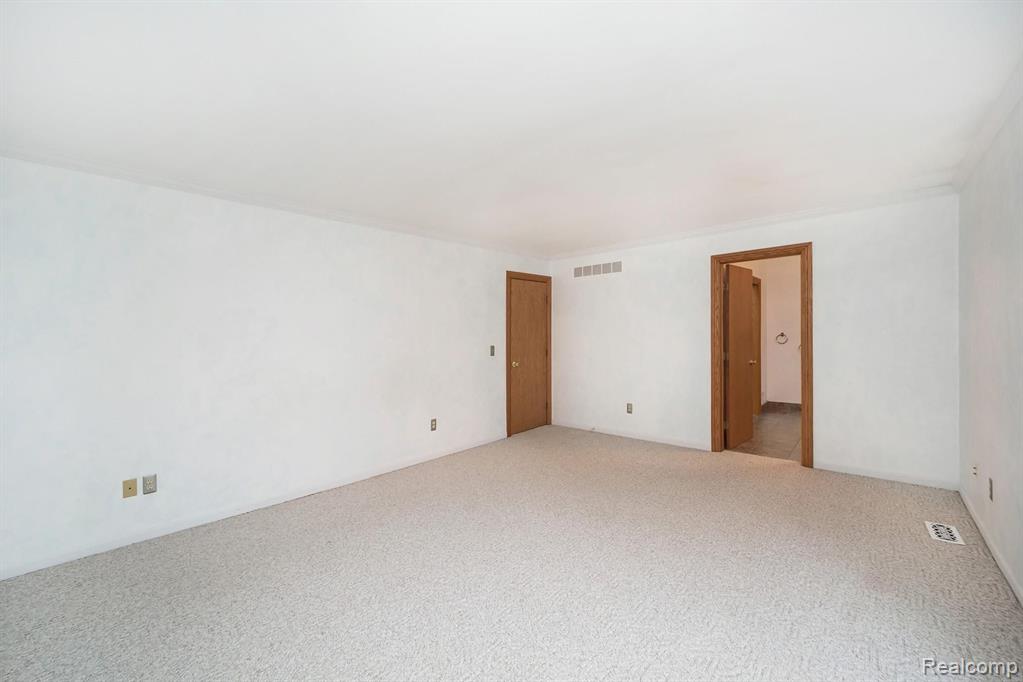 2139 Rochelle Park Drive, Unit 73 Rochester Hills, MI 48309 - Photo 19 of 34