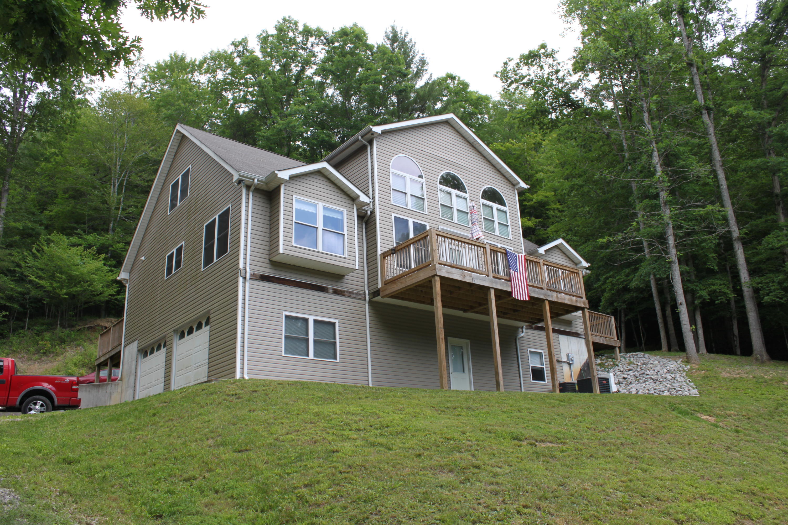 3729 Buffalo Road Oneida, TN 37841 - Photo 1 of 28 Front