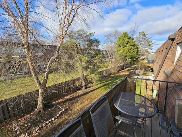 $180,000 | 805 Grove Drive, Unit 206, Buffalo Grove, IL 60089