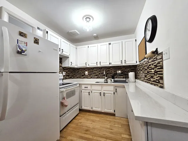 $180,000 | 805 Grove Drive, Unit 206, Buffalo Grove, IL 60089