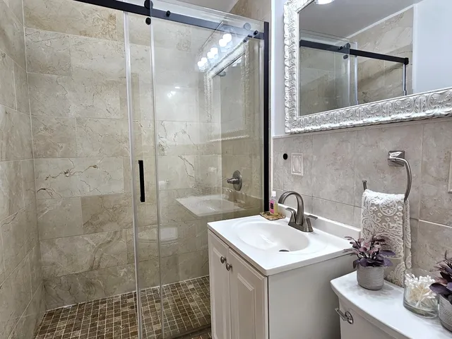 $180,000 | 805 Grove Drive, Unit 206, Buffalo Grove, IL 60089