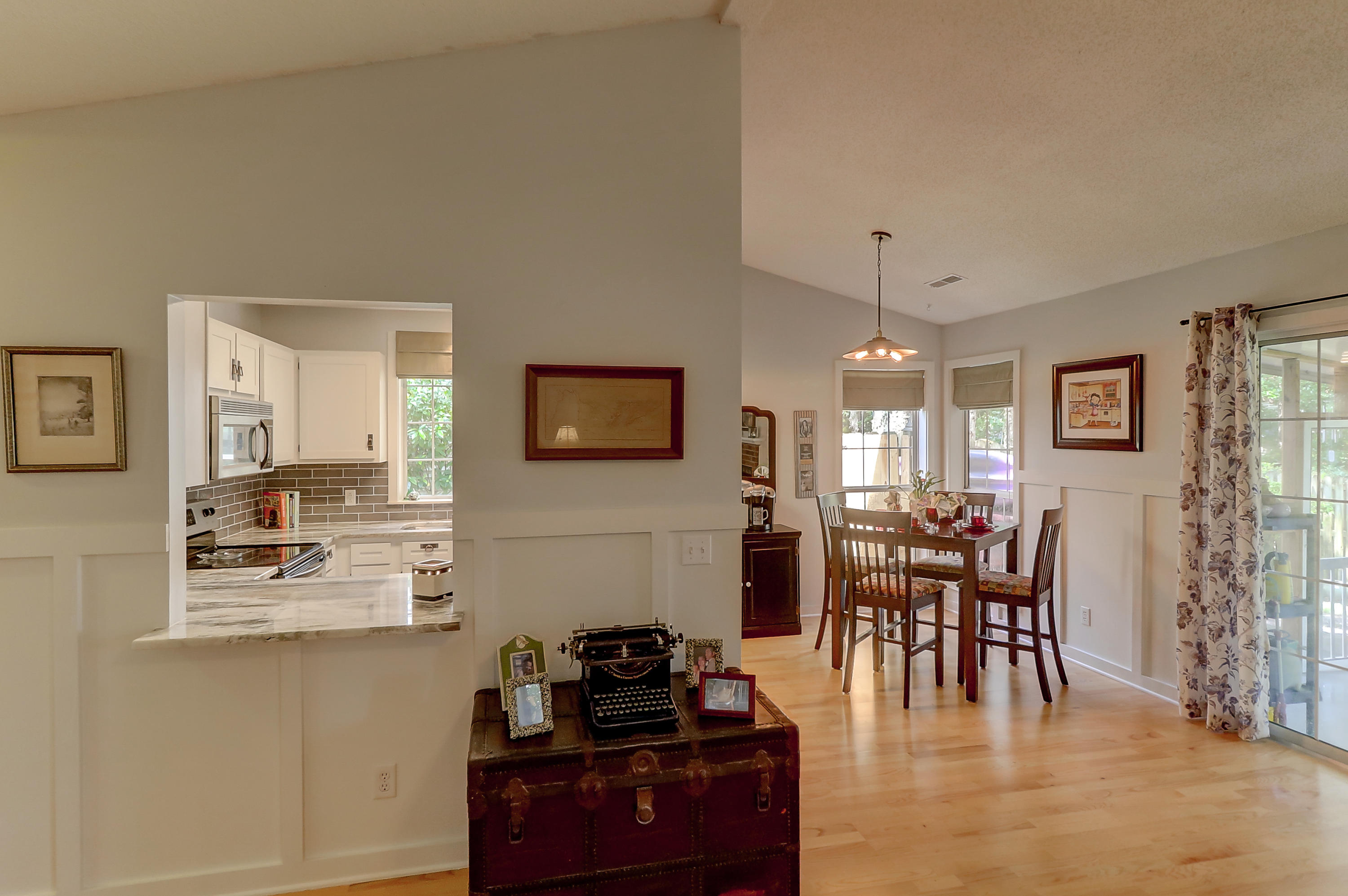 119 Lowndes Road Goose Creek, SC 29445 - Photo 6 of 44 119 Lowndes (29)