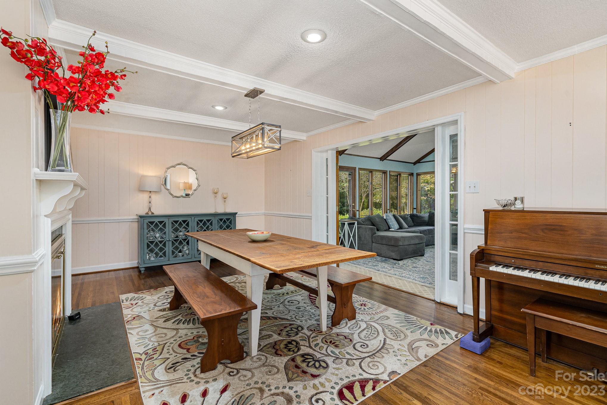 635 North Sharon Amity Road Charlotte, NC 28211 - Photo 4 of 31 Gallery Image 4