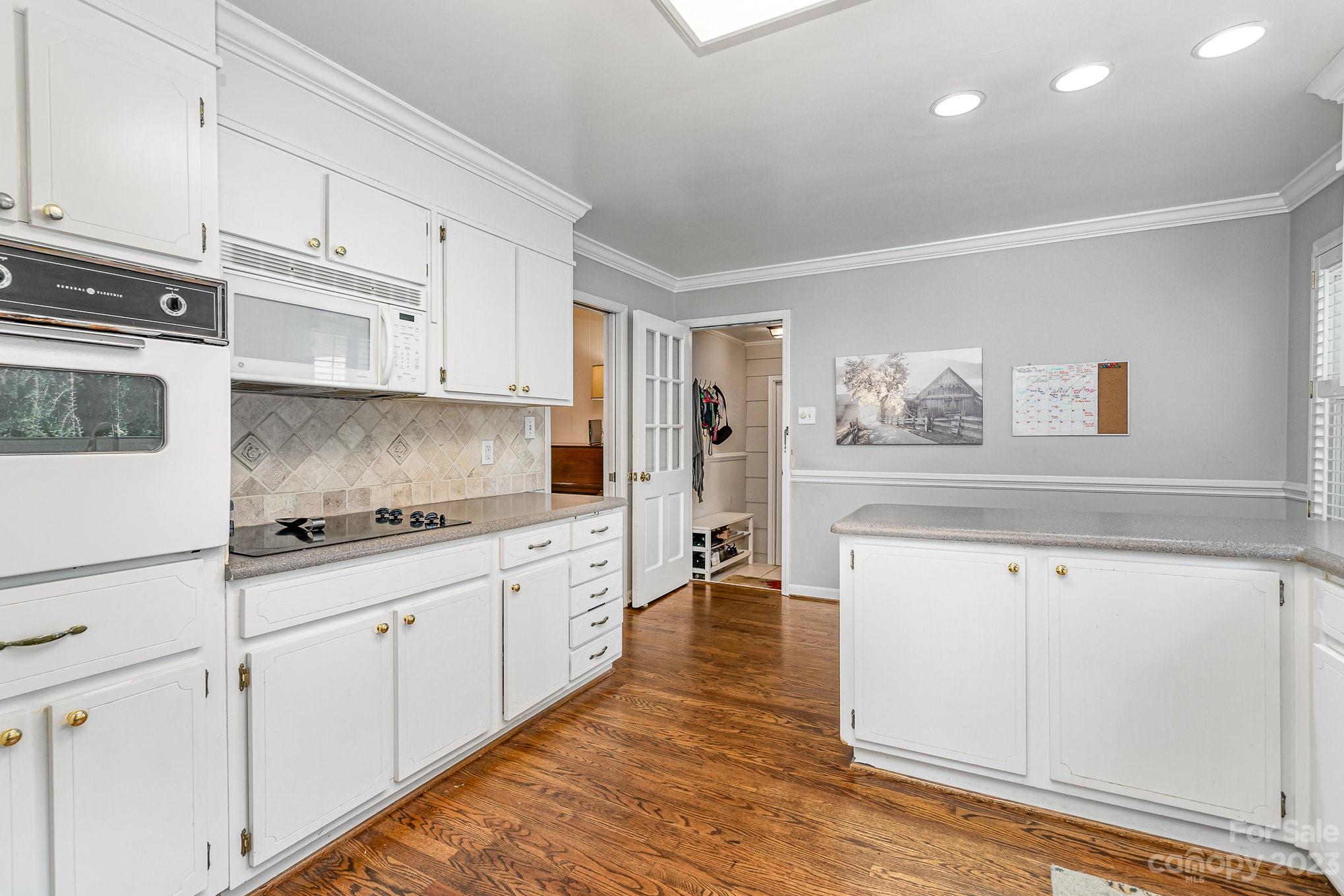 635 North Sharon Amity Road Charlotte, NC 28211 - Photo 7 of 31 Gallery Image 7