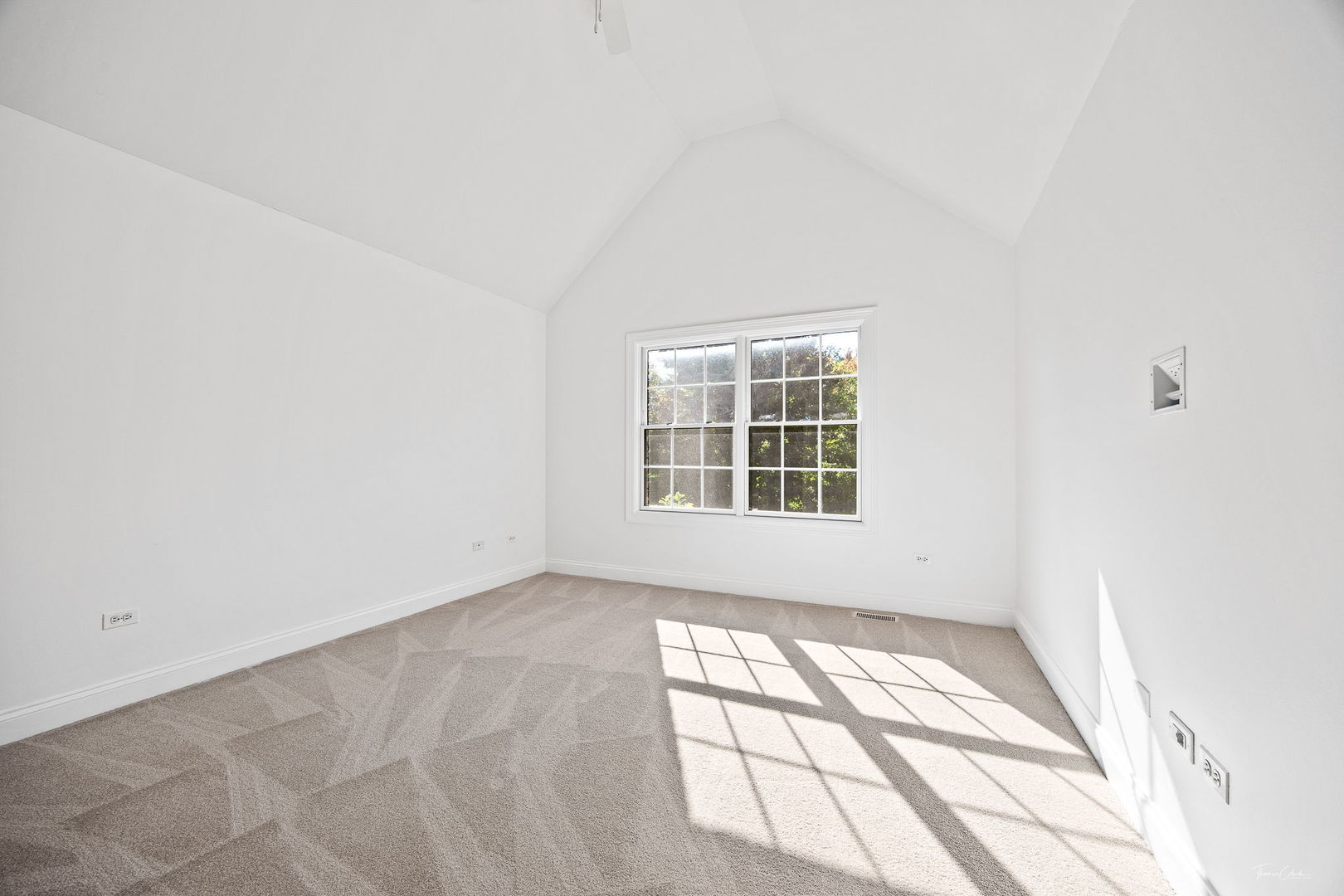 12929 Alpine Way Plainfield, IL 60585 - Photo 40 of 55 an empty room with windows