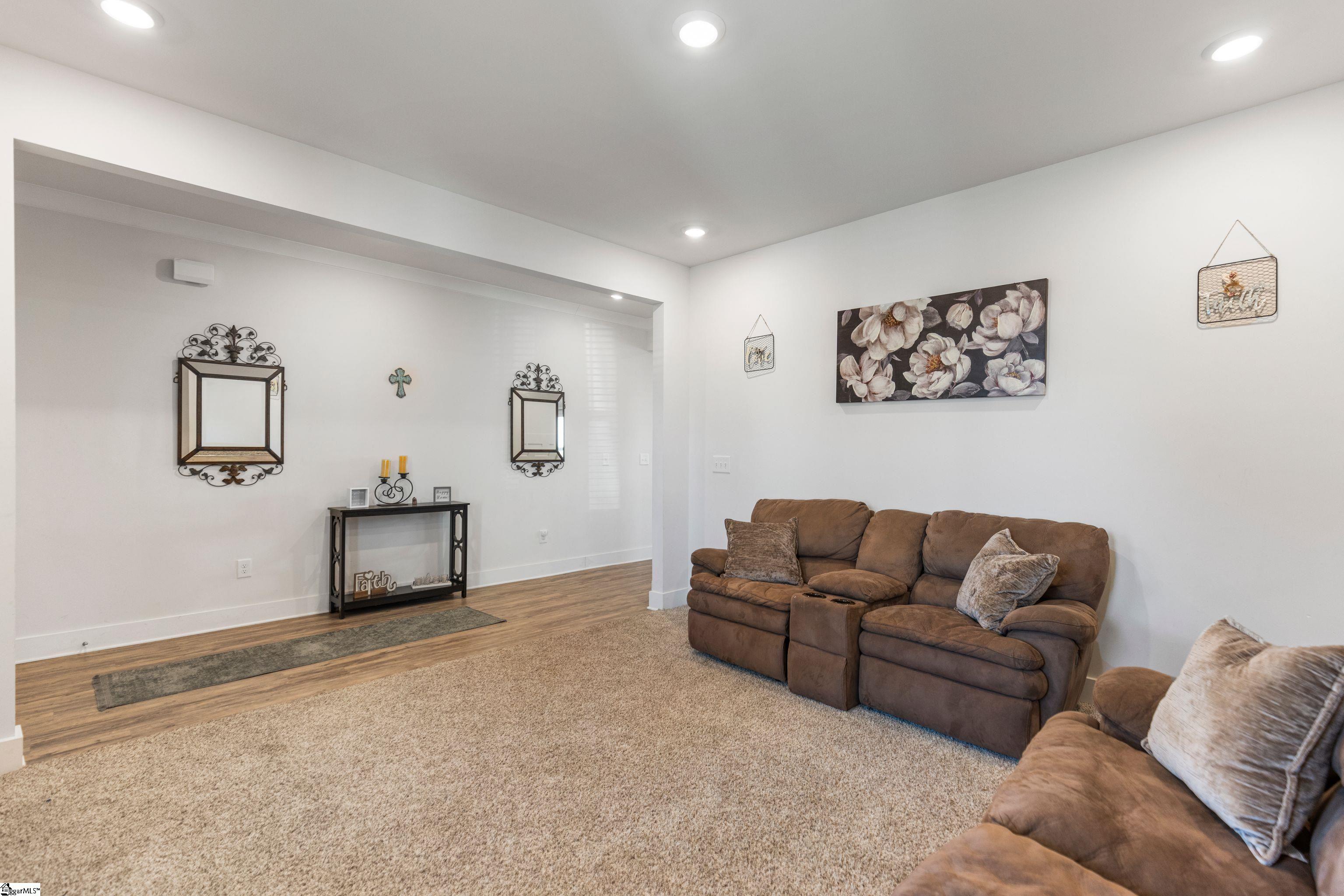 114 Pewter Circle Simpsonville, SC 29680 - Photo 8 of 43