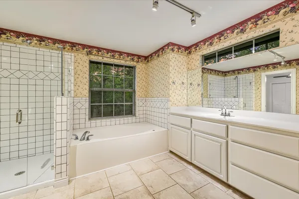 $2,695 | 104 Upolu Court, Bastrop, TX 78602