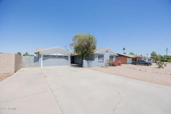 $2,595 | 4704 South La Rosa Drive, Tempe, AZ 85282