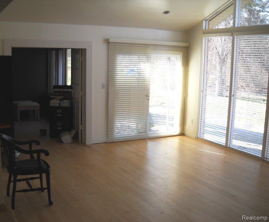 3758 Terrybrook Road West Bloomfield, MI 48322 - Photo 4 of 12 Family Room