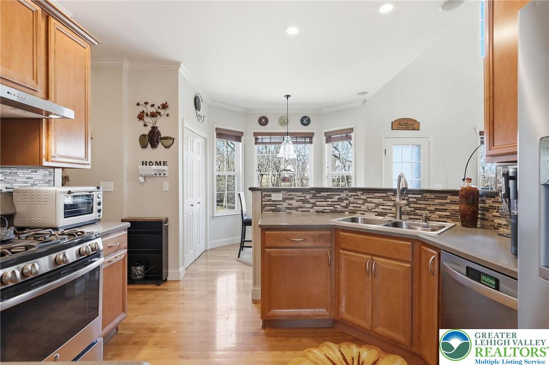 1375 Clearview Road Coplay, PA 18037 - Photo 19 of 72